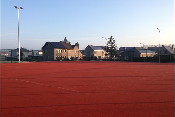 Aanleg 2 kunstgras tennisvelden Redcourt - Sportinfrabouw NV